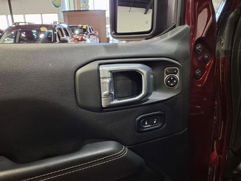 Used 2021 Jeep Wrangler Unlimited Sahara image 19