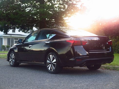 Used 2019 Nissan Altima 2.5 SV AWD/4WD image 3