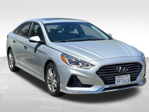 Used 2018 Hyundai Sonata Limited w/ Limited Ultimate Package 03 FWD image 2