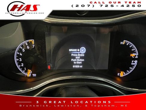 Used 2022 Jeep Grand Cherokee Laredo X image 16