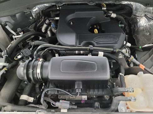 Used 2020 Ford Explorer XLT w/ Equipment Group 202A AWD/4WD image 30