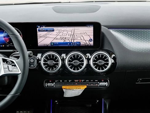 New 2025 Mercedes-Benz GLA 250 image 11