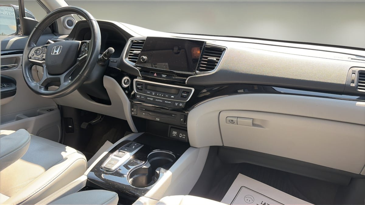 Used 2020 Honda Pilot Touring image 12