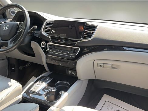 Used 2020 Honda Pilot Touring image 12