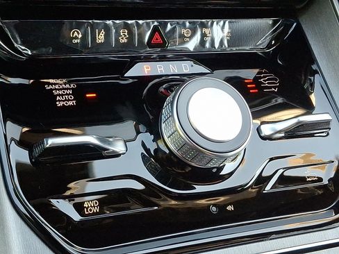 New 2025 Jeep Wagoneer Series II image 12