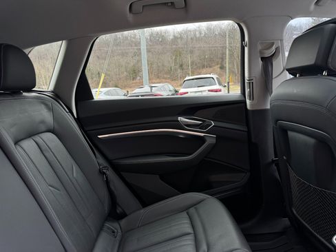 Used 2019 Audi e-tron Premium Plus image 39