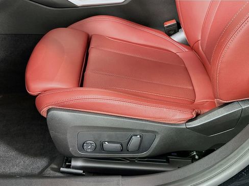 Used 2025 BMW 330i Sedan w/ Convenience Package image 20