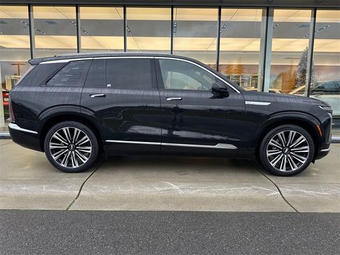 Used 2026 Cadillac Vistiq Premium Luxury image 6