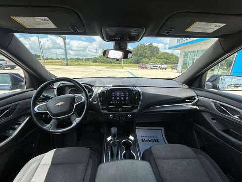 Used 2022 Chevrolet Traverse LT FWD image 21