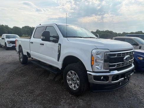 Used 2023 Ford F350 XLT w/ FX4 Off-Road Package AWD/4WD image 3