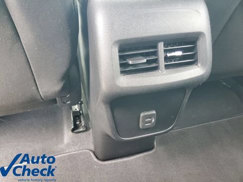 Used 2019 Chevrolet Equinox LT FWD image 15