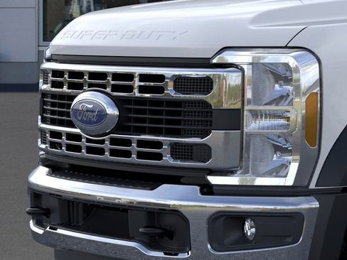 New 2026 Ford F550 4x4 Crew Cab Super Duty w/ XL Chrome Package image 17