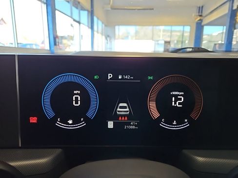 Used 2025 Hyundai Sonata SEL FWD image 21