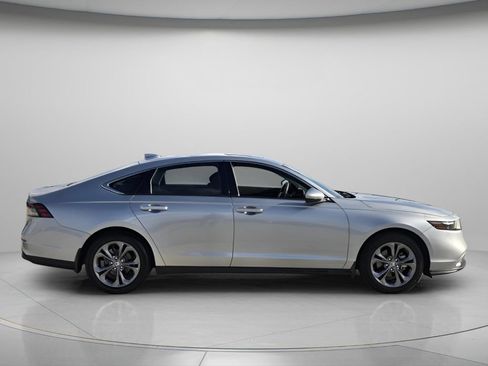 Used 2024 Honda Accord EX image 3