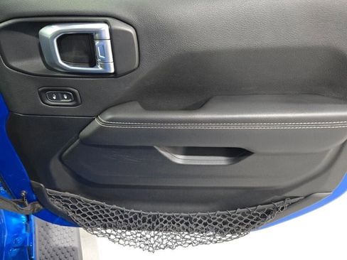 Used 2021 Jeep Wrangler Unlimited Sahara image 11