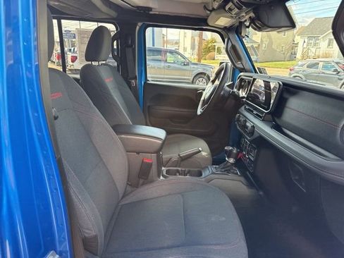 Used 2025 Jeep Wrangler Unlimited Rubicon AWD/4WD image 37
