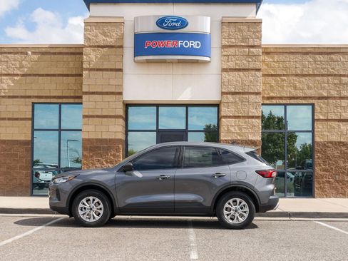 New 2025 Ford Escape Active w/ Active Premium Tech Pack image 9