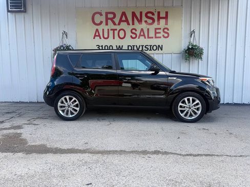Used 2017 Kia Soul + FWD image 5