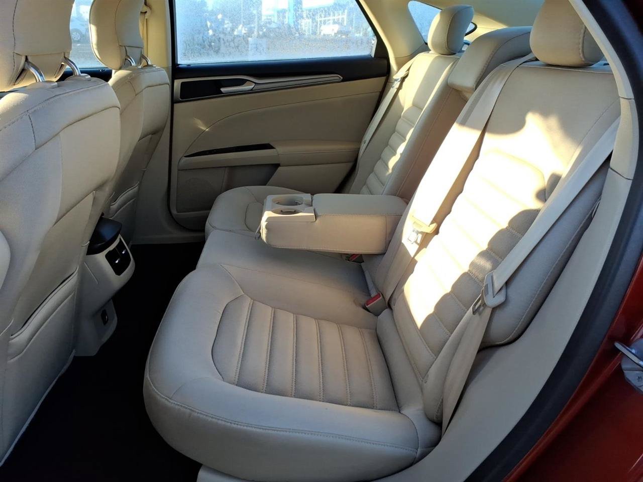 Used 2014 Ford Fusion SE FWD image 7