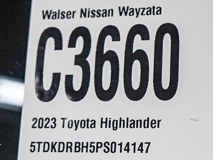 Used 2023 Toyota Highlander Platinum AWD/4WD image 35