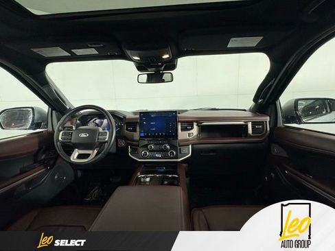 Used 2024 Ford Expedition Limited AWD/4WD image 10