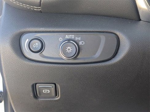 Used 2024 Chevrolet Blazer LT w/ Convenience Package image 16