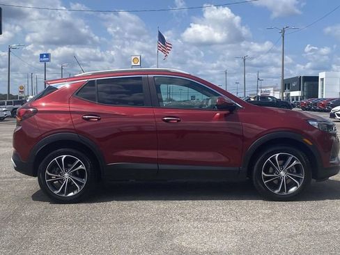 Used 2022 Buick Encore GX Select AWD/4WD image 2