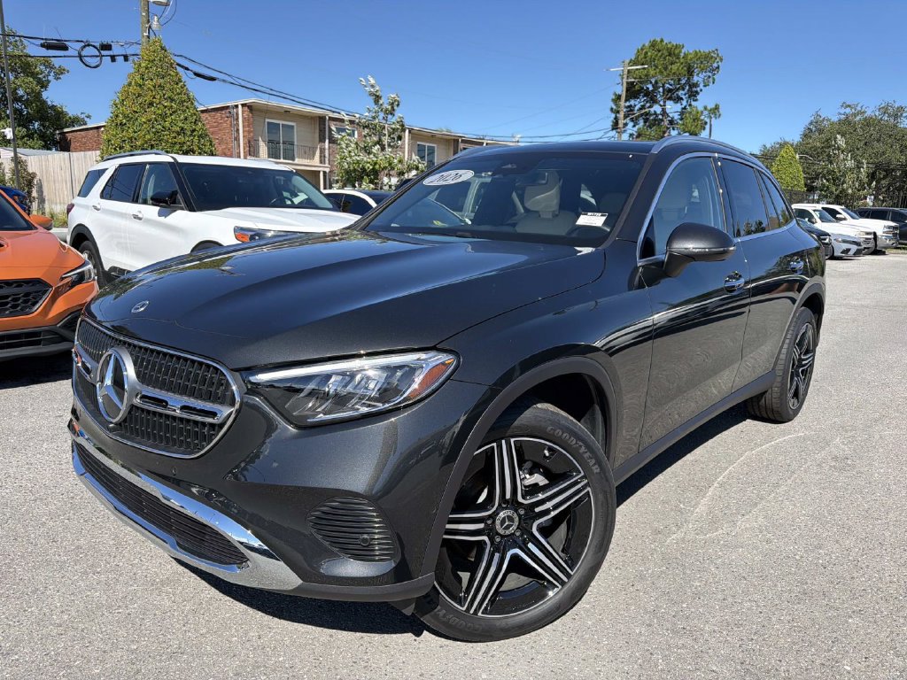 Used 2026 Mercedes-Benz GLC 300 image 3