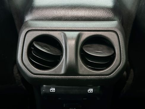Used 2024 Jeep Wrangler Unlimited Rubicon 4xe AWD/4WD image 27