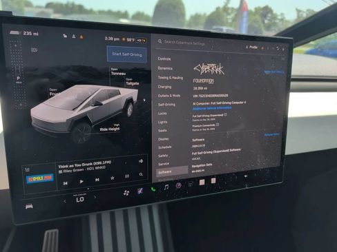 Used 2024 Tesla Cybertruck AWD Crew Cab image 30