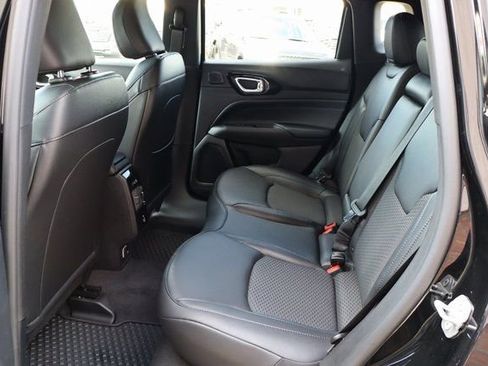 New 2025 Jeep Compass Latitude w/ Sun & Sound Group image 39