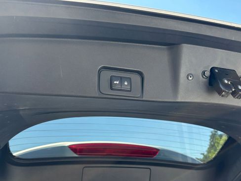 Used 2025 Nissan Rogue SV FWD image 23