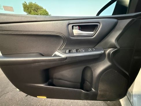 Used 2016 Toyota Camry XLE w/ Moonroof Package FWD image 15