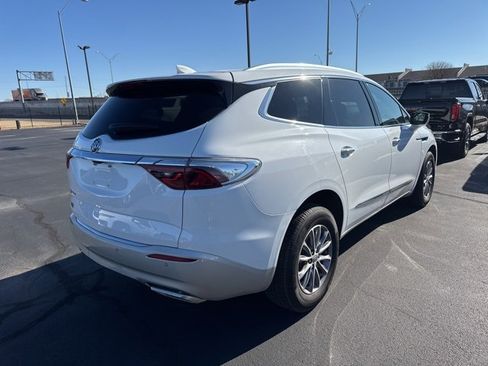 Used 2024 Buick Enclave Premium image 3