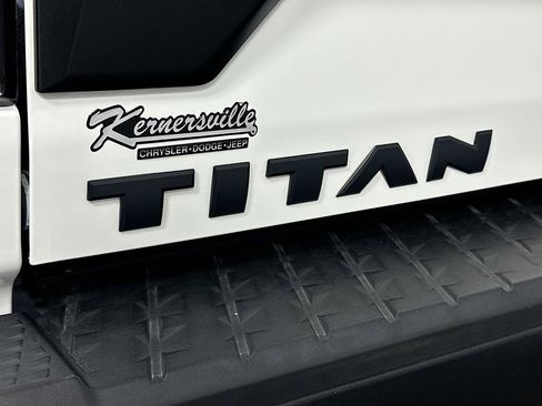 Used 2023 Nissan Titan PRO-4X w/ Pro-4x Convenience Package AWD/4WD image 29