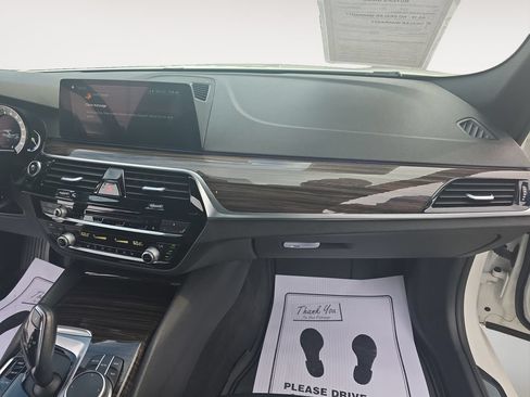 Used 2018 BMW 530e RWD image 10