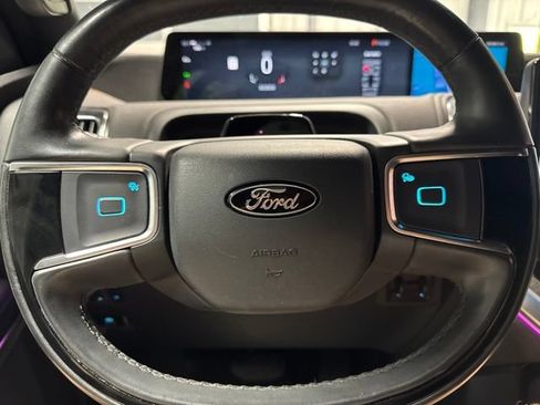 Used 2025 Ford Expedition Tremor AWD/4WD image 11