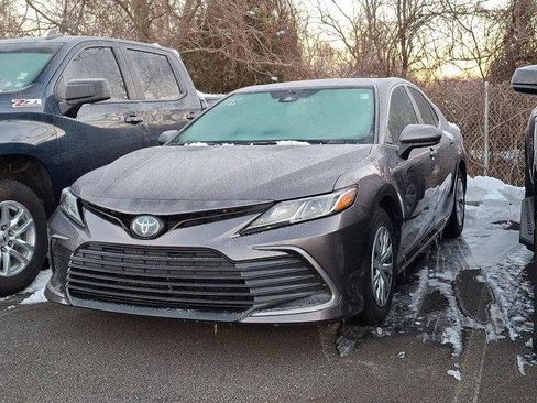 Certified 2022 Toyota Camry LE image 5