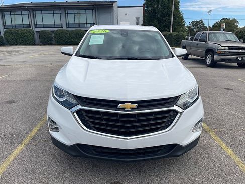 Used 2020 Chevrolet Equinox LT image 2