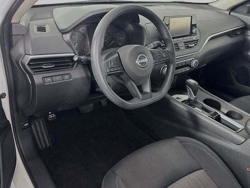 Used 2024 Nissan Altima 2.5 S image 9