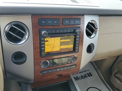 Used 2010 Ford Expedition Eddie Bauer image 26