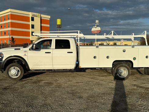 New 2026 RAM 5500 Tradesman w/ Chrome Appearance Group image 6