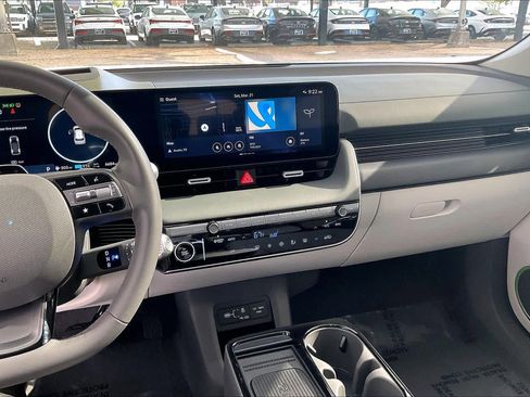 Used 2025 Hyundai Ioniq 5 Limited image 6