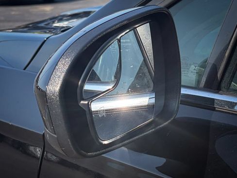 Used 2018 Ford Fusion SE FWD image 4