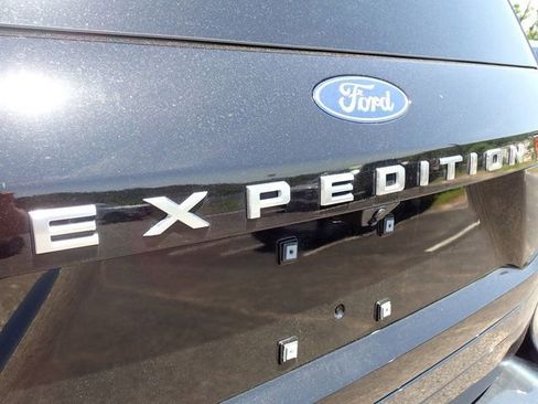 Used 2025 Ford Expedition Platinum AWD/4WD image 5