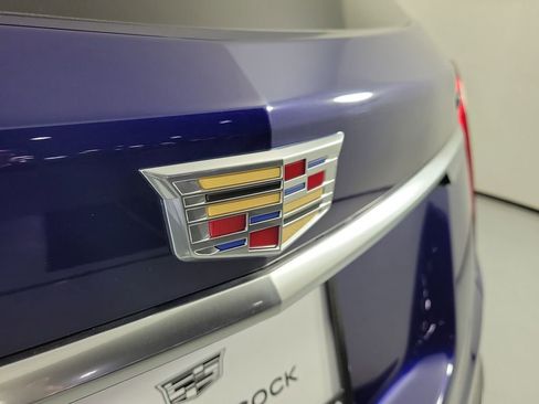 Certified 2025 Cadillac XT5 Luxury FWD image 7