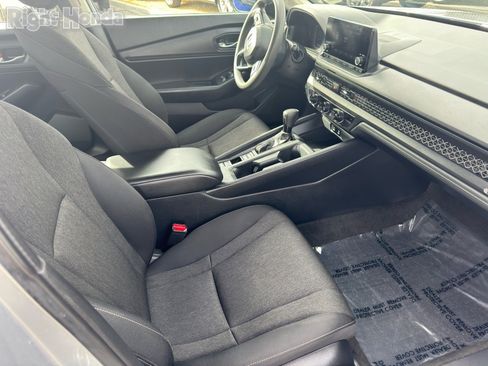 Used 2024 Honda Accord EX image 12
