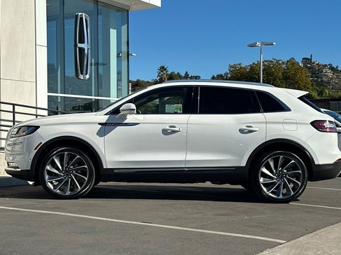 Used 2023 Lincoln Nautilus Reserve w/ Equipment Group 202A image 6