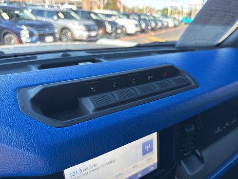 Used 2022 Ford Bronco Wildtrak image 24