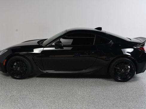 Used 2023 Toyota GR86 Premium RWD image 3